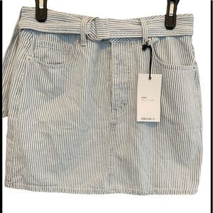 NWT Forever 21 Denim Collection blue/white striped jean skirt with belt, sz M.